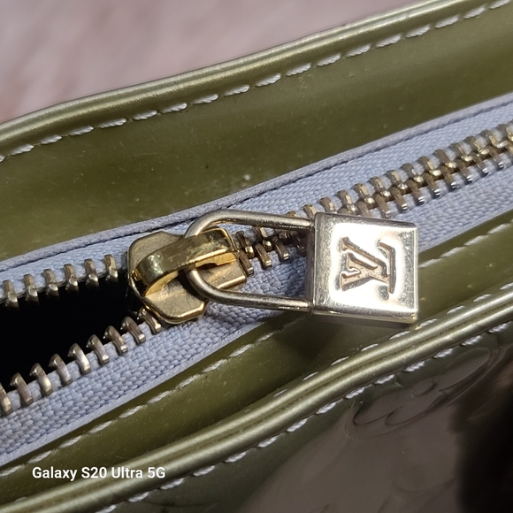 SALE - LOUIS VUITTON MONOGRAM LIME VERNIS BAG - FALL BACK SALE - Picture 6 of 9